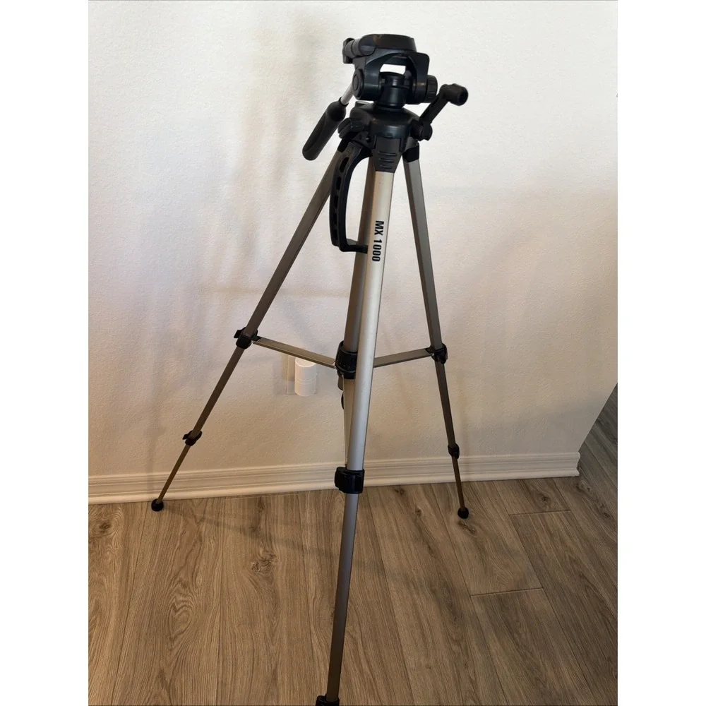 MX 1000 LIGHTWEIGHT TRIPOD, 57